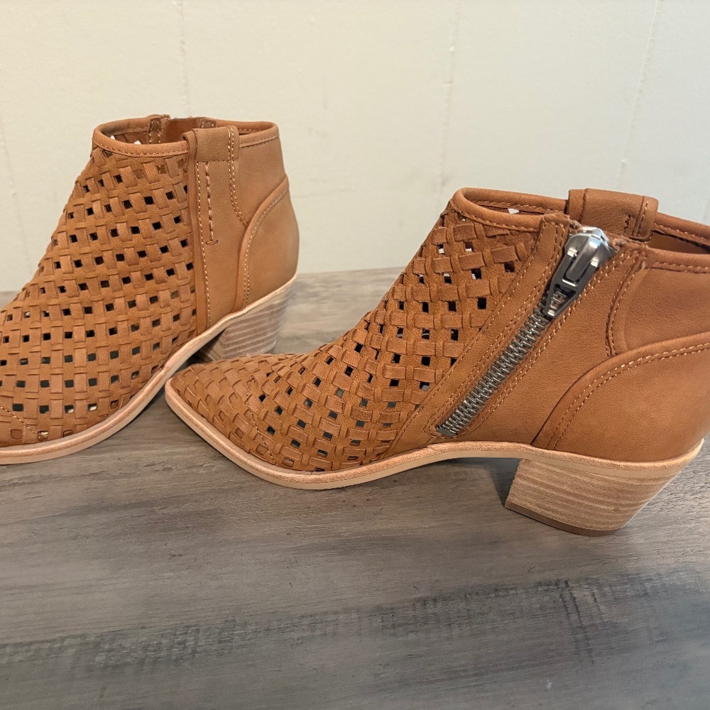 Dolce Vita Spence 2025 Suede